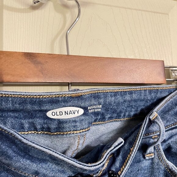 Old Navy Womens Medium Wash Distressed Rockstar Super Skinny jeans Size 6 - Picture 2 of 6